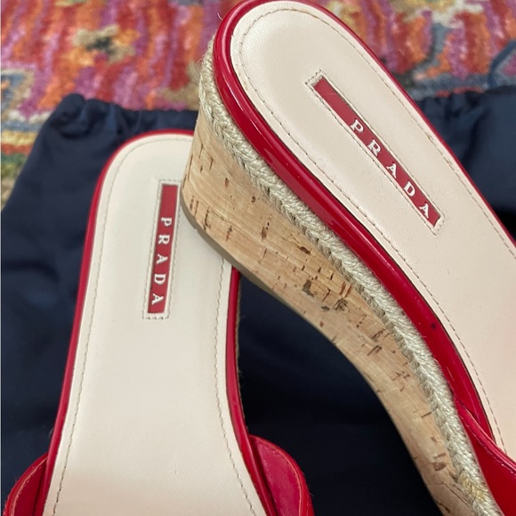 🌺🎉HP🌺🎉 NWOT Authentic Prada Wedge Mule Red Patent Leather Sandals - Picture 2 of 10